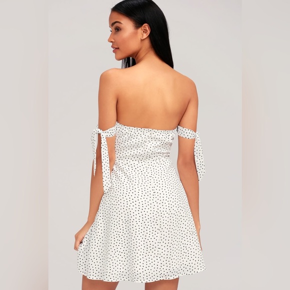 *NWT* Lulu’s white & black dot print “Twirl Me Around” Off Shoulder Skater Dress - Picture 4 of 15